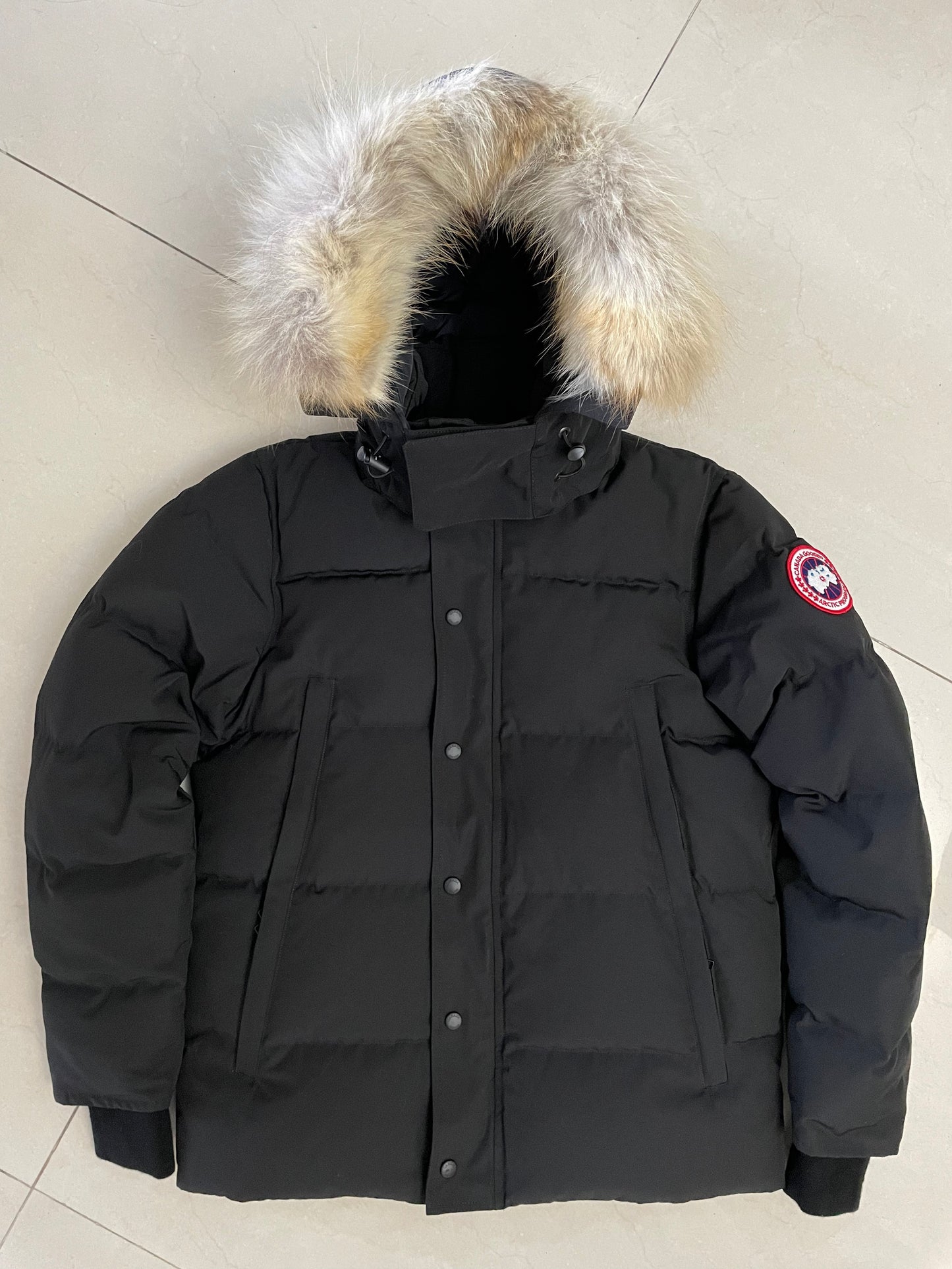 Whyndham parka red badge